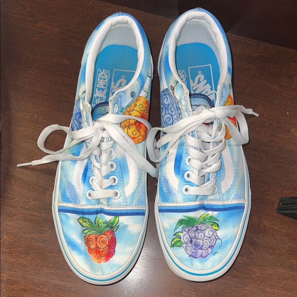 Vans Sneakers Old Skool one Piece Devil Fruit Women size 9 Excellent Condition